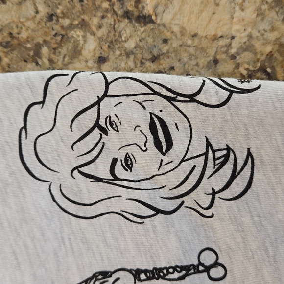 Large gray t-shirt with Post Malone, Willie Nelson? Snoop Dogg,and Dolly Parton - Picture 6 of 6